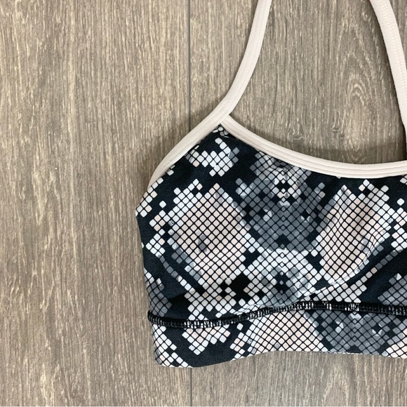 Lululemon Flow Y Bra IV  Ziggy Snake Butter Pink Black Butter Pink Size 4 - Picture 4 of 8